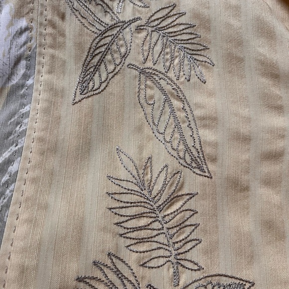 Tommy Bahama 100% Silk Embroidered Tropical Leaf Shirt - Picture 9 of 13